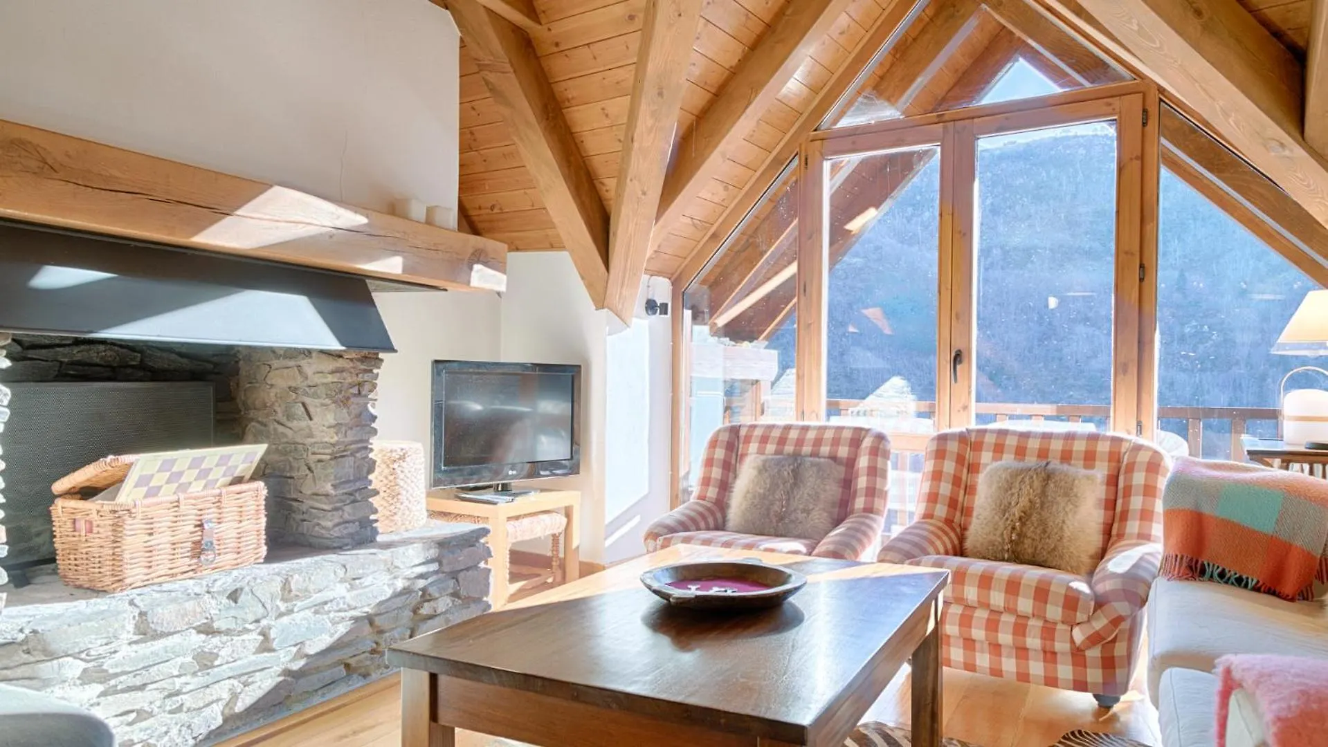 Casa Pincela Benos 0*,