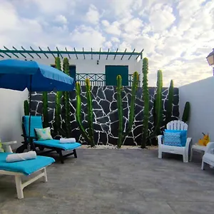 https://casa-verano-azul.in-canary-islands.com