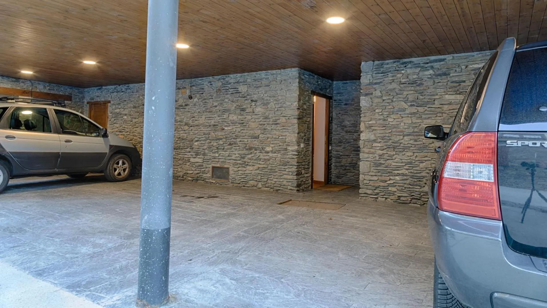 Casa Pincela Benos 0*,  İspanya